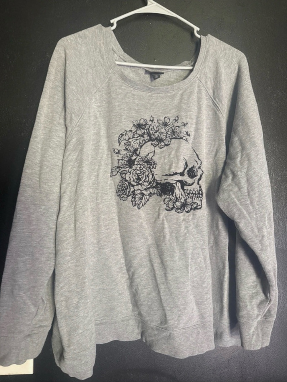 torrid Light Gray Crewneck Sweater with Black Floral Skull